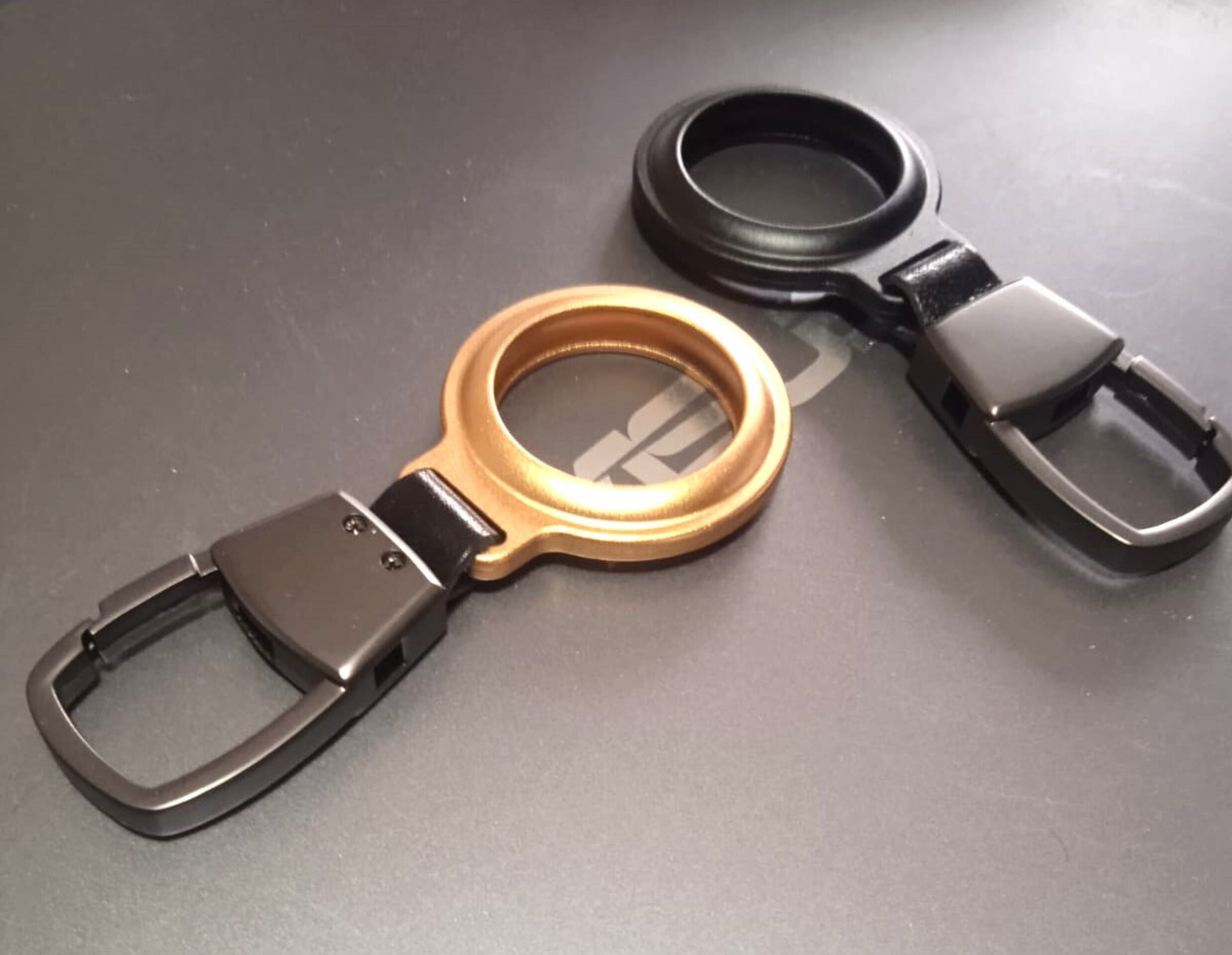 Llaveros-Fundas para AirTag Magnéticos - 1